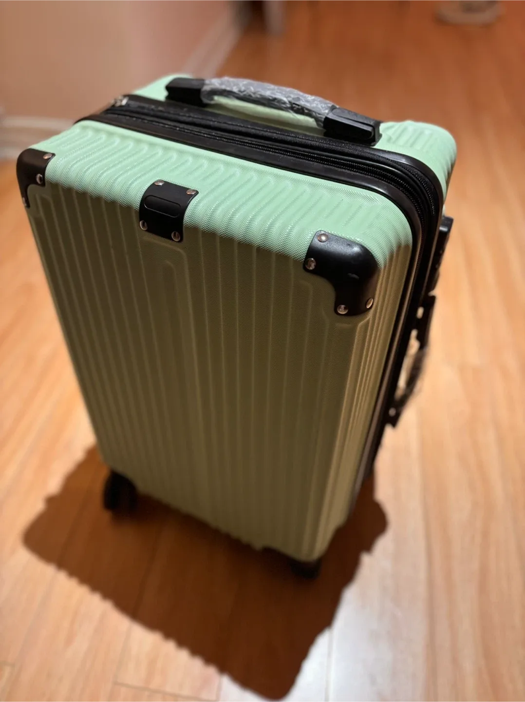Light Green Carry-On Suitcase image indicator(3)
