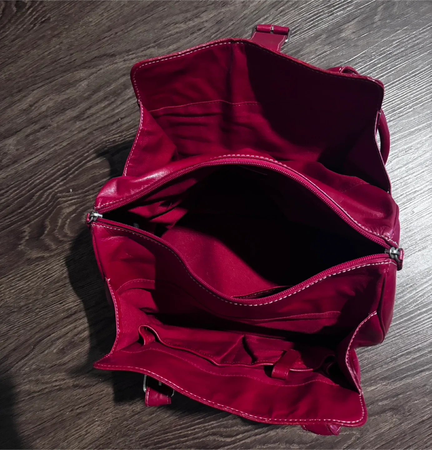 Danier Genuine Leather Handbag image indicator(2)