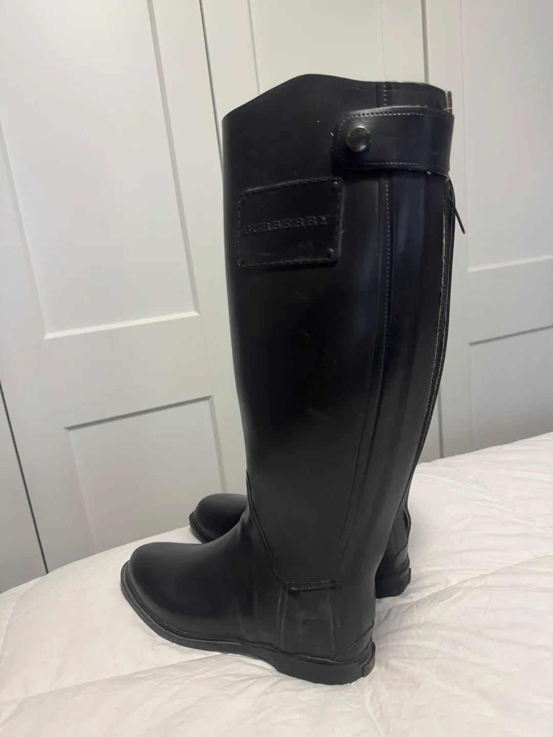 Ladies Size 37/ 6.5 - 7 Burberry Tall Knee High Rain Boots image indicator(3)