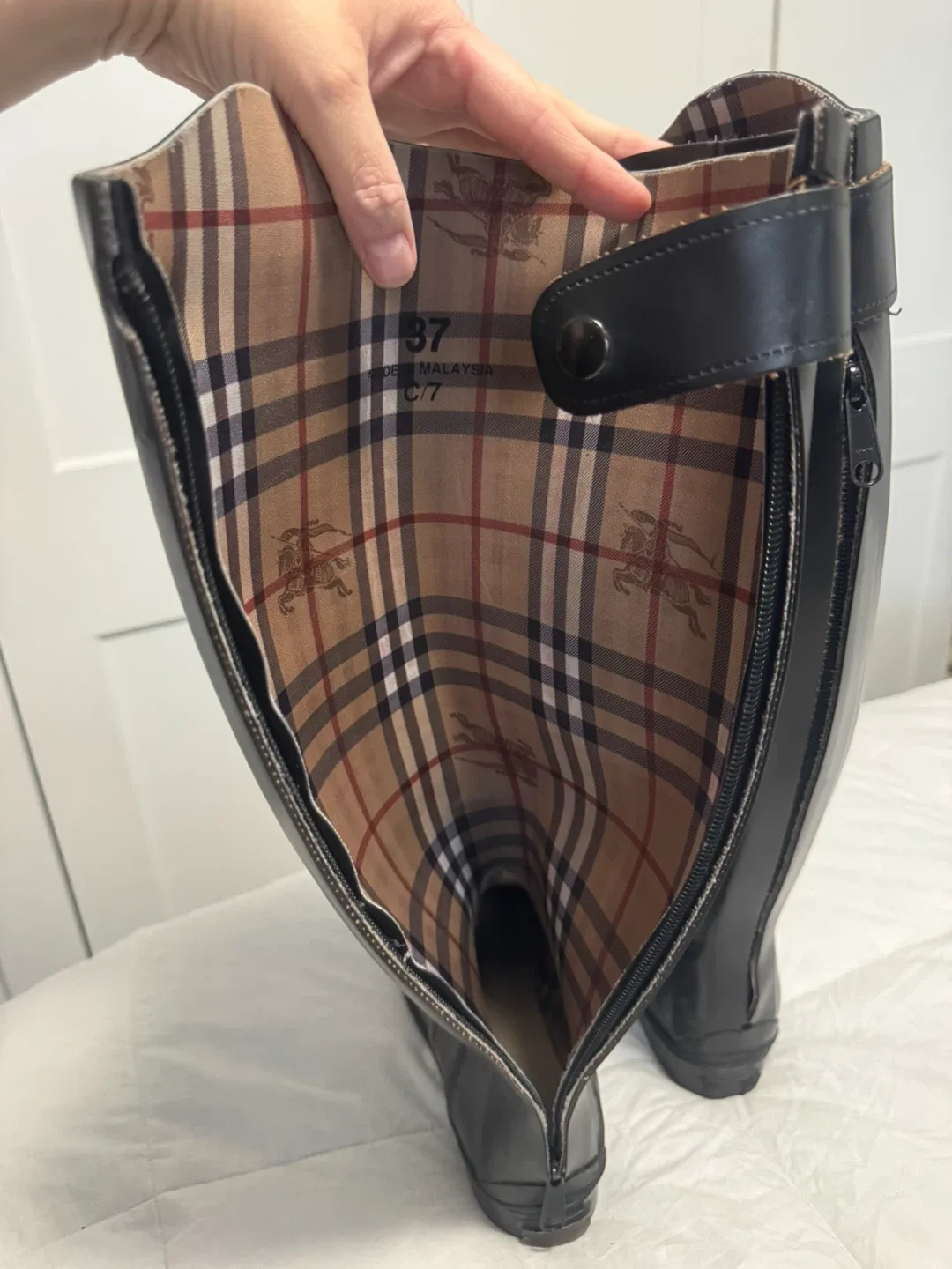 Ladies Size 37/ 6.5 - 7 Burberry Tall Knee High Rain Boots image indicator(5)