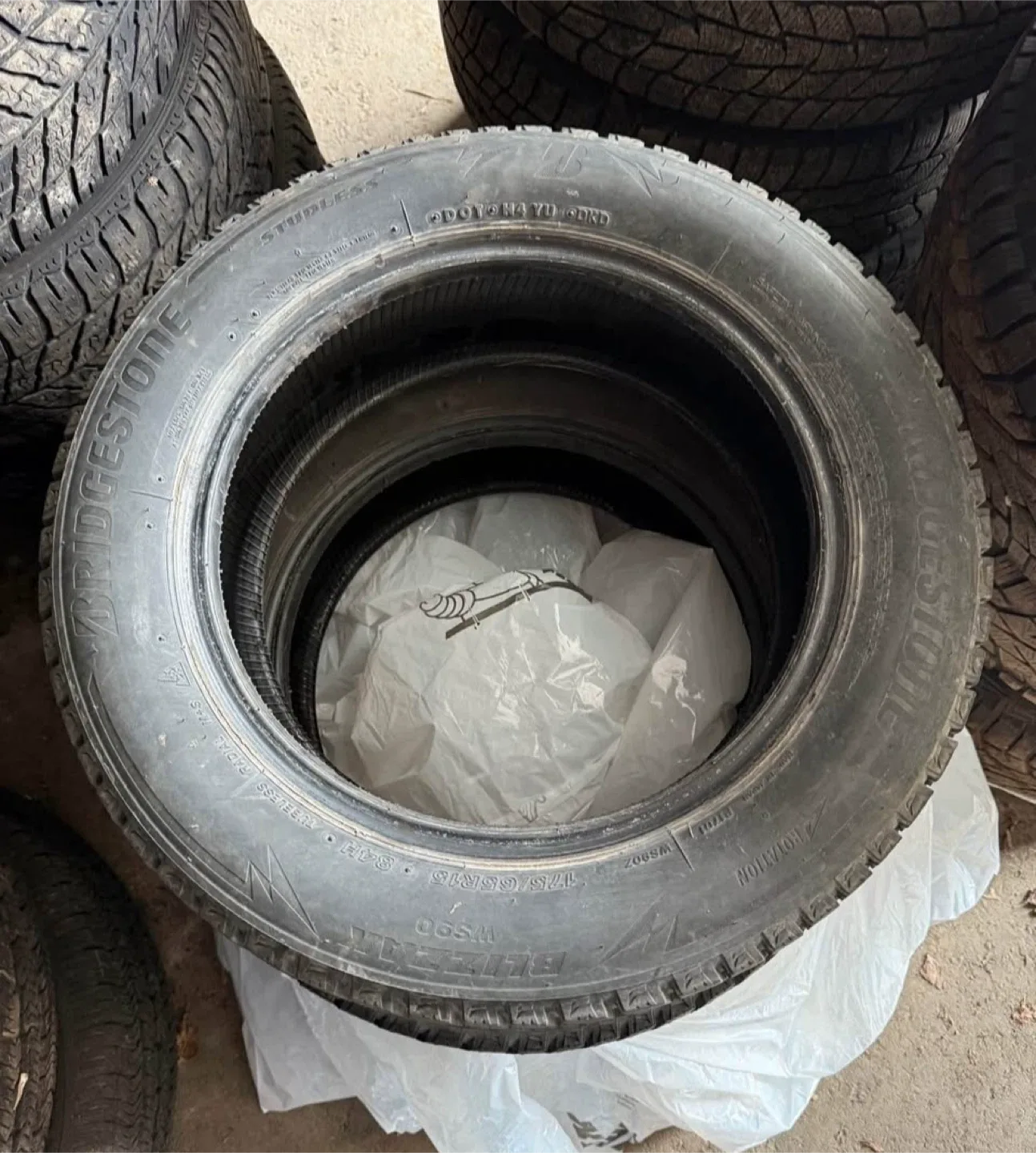 175 65 15 Bridgestone Blizzak WS90 175/65R15 Winter Tires image indicator(4)