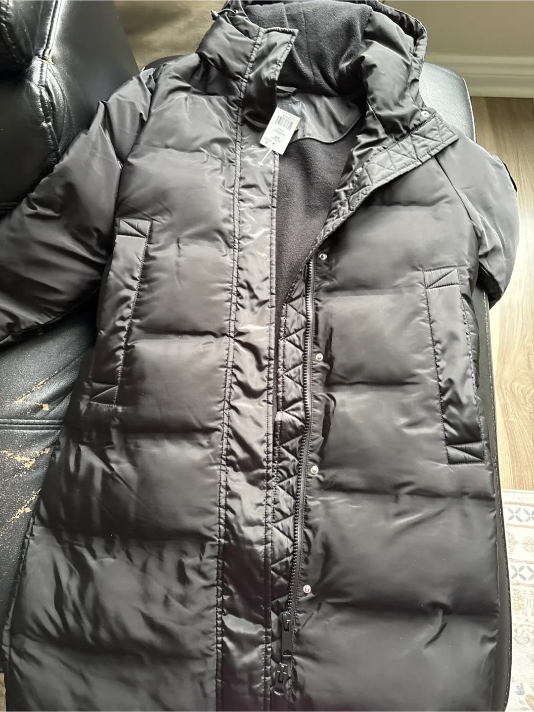 Suzy Shier Alta Black Puffer Jacket - Size S image indicator(2)