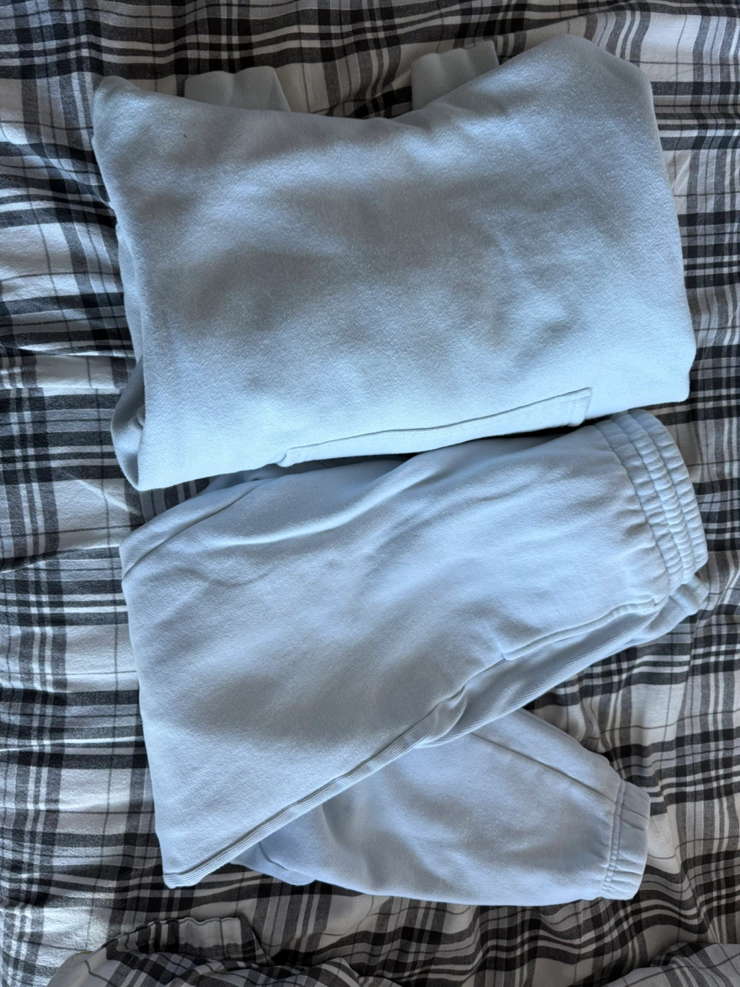 Aritzia sweatsuit small