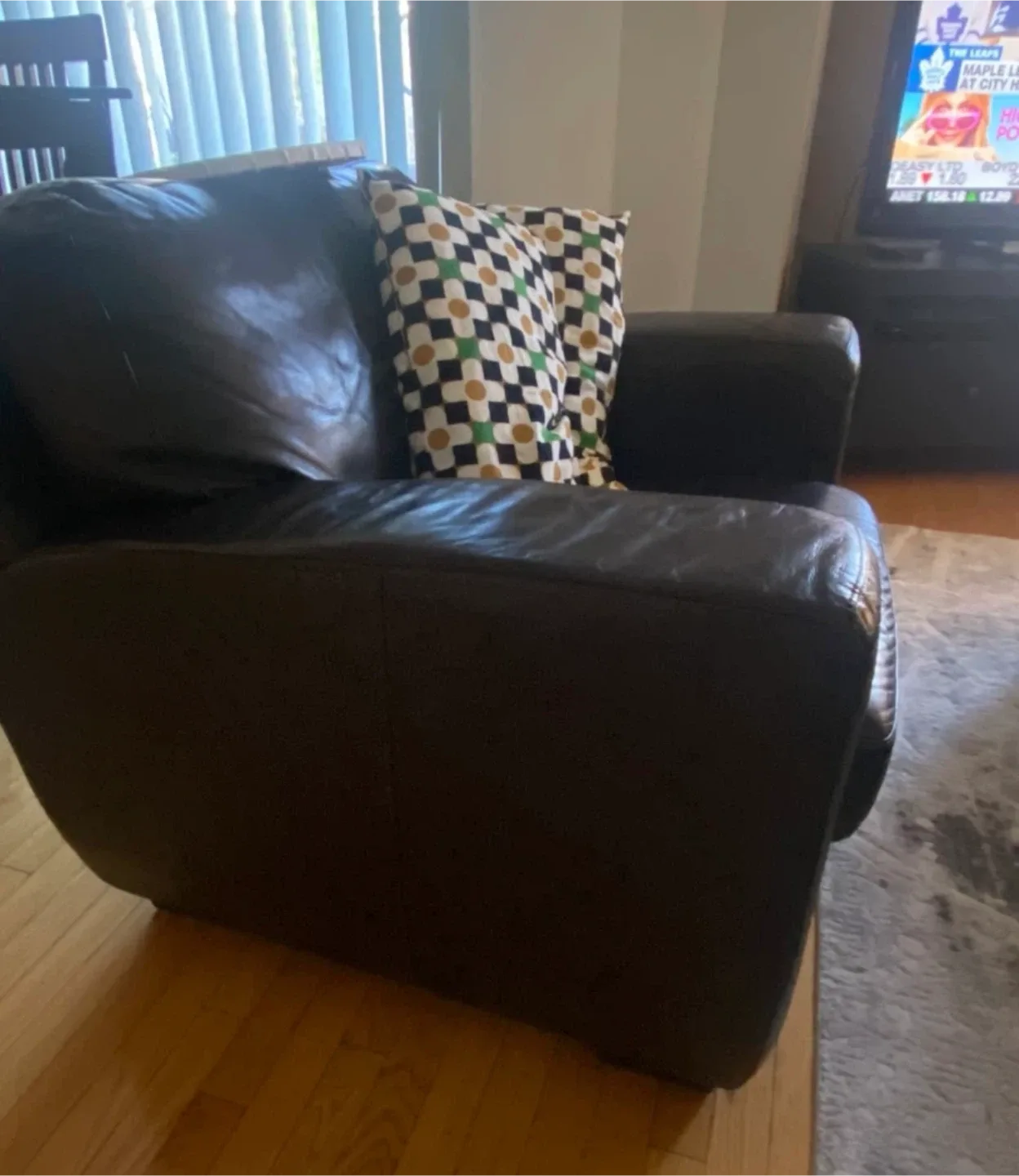 Black Leather Armchair image indicator(3)