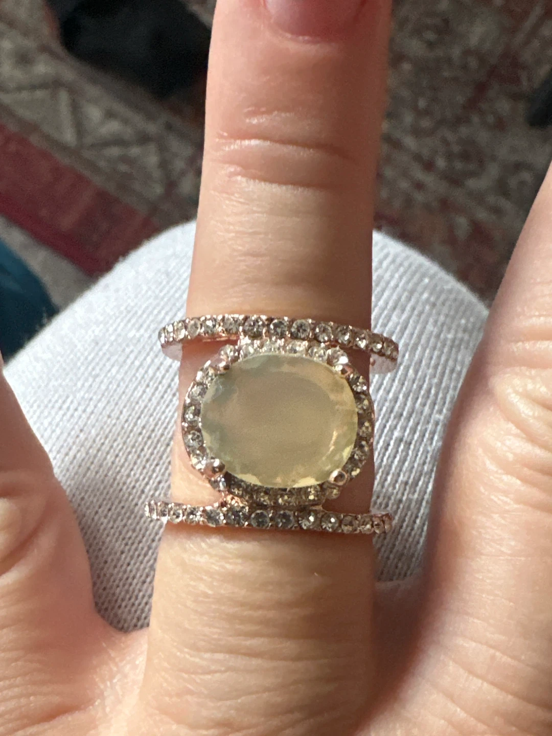 Fashion Ring with Gemstone - photo 2