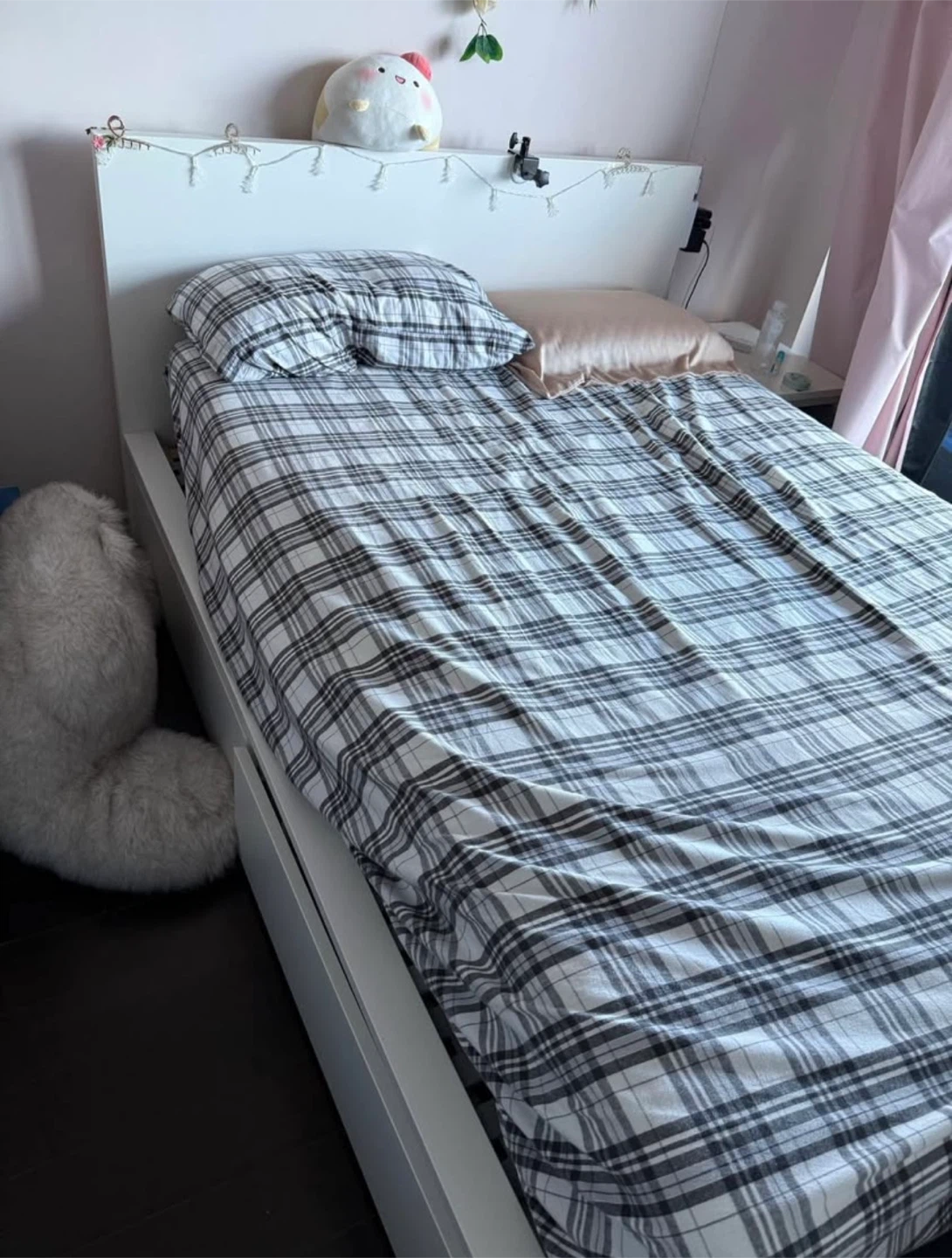 IKEA malm bed with 2 drawers double/full size