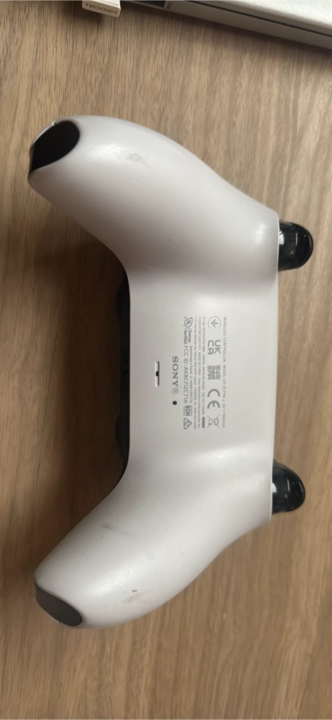 Sony DualSense Wireless Controller - White - photo 2