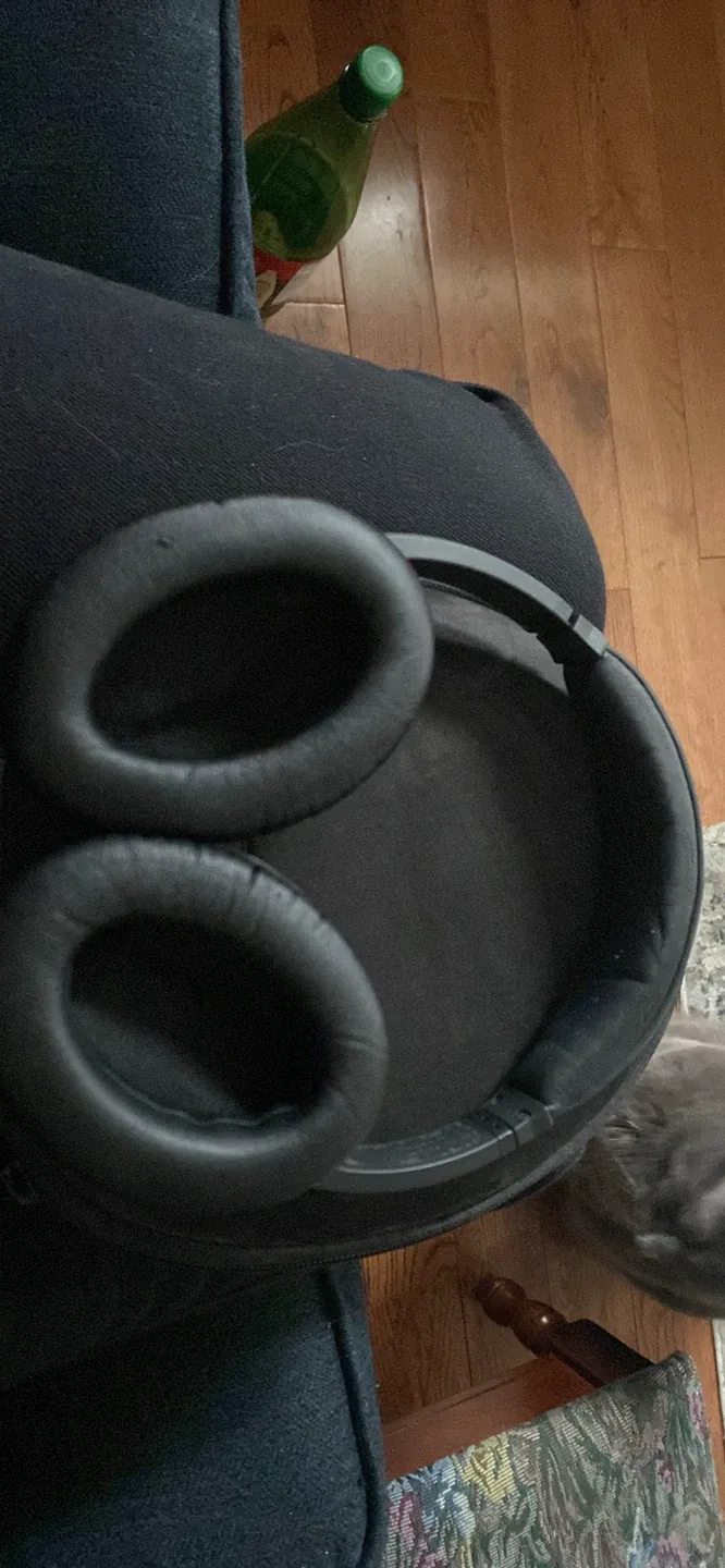 Bose QuietComfort 15 Acoustic Noise Cancelling Headphones image indicator(3)