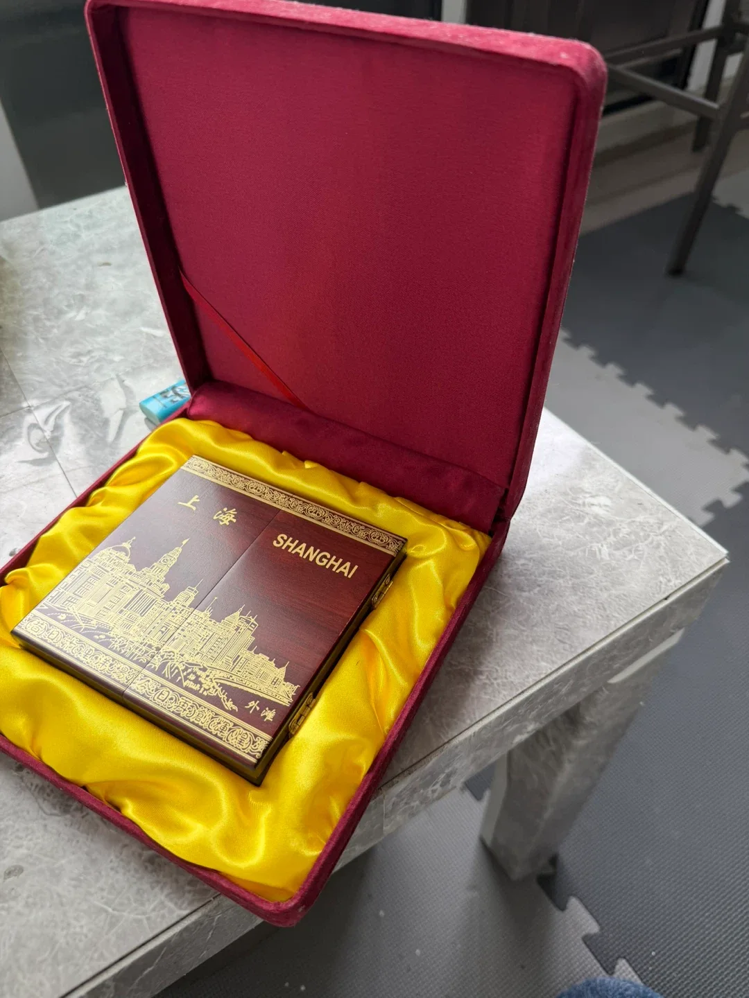 Shanghai Landmark Gold Plated Display thumbnail