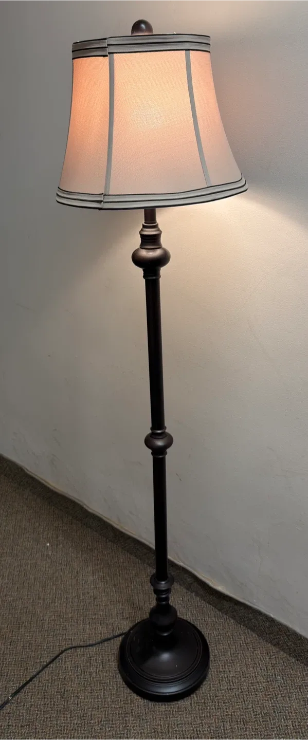 Floor Lamp with Shade - Bronze Finish image indicator(4)