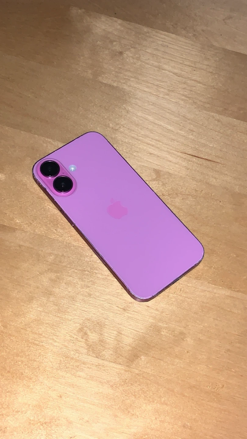 Pink iPhone - Battery Health 93%