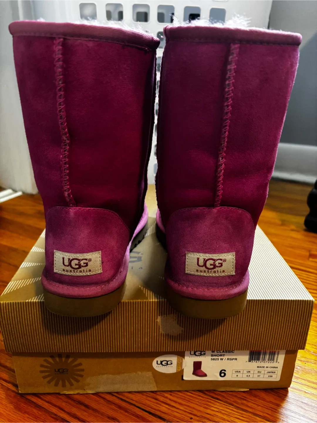 UGG mid Pink - $60 - Size 6 image indicator(3)