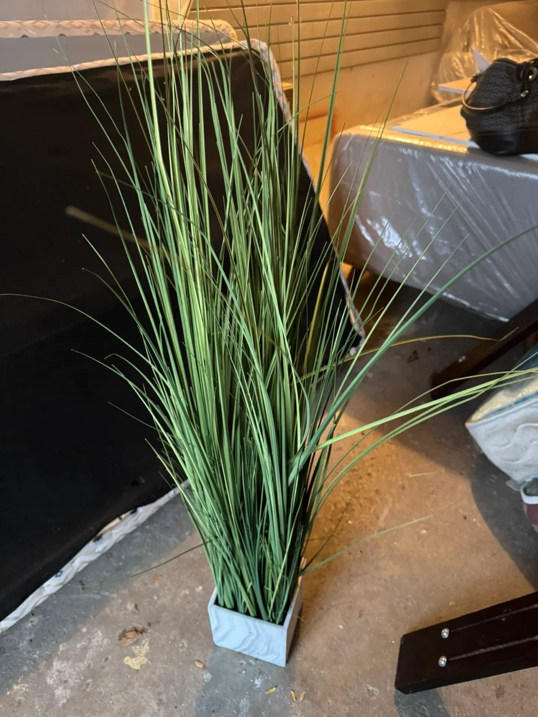 Faux Grass Plant in Pot image indicator(3)