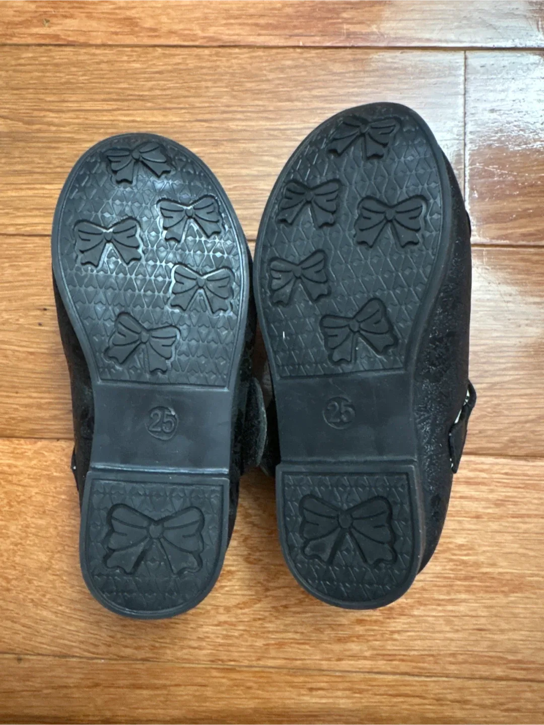 Kids Black Flower Girl Shoes - Size 7 image indicator(5)