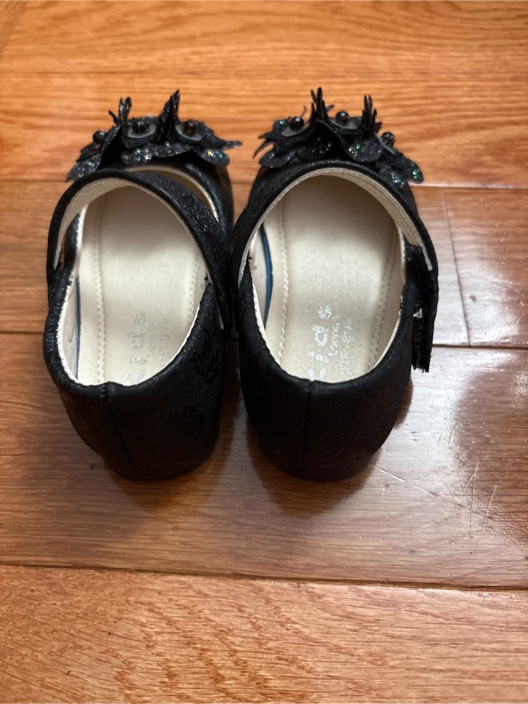 Kids Black Flower Girl Shoes - Size 7 image indicator(4)