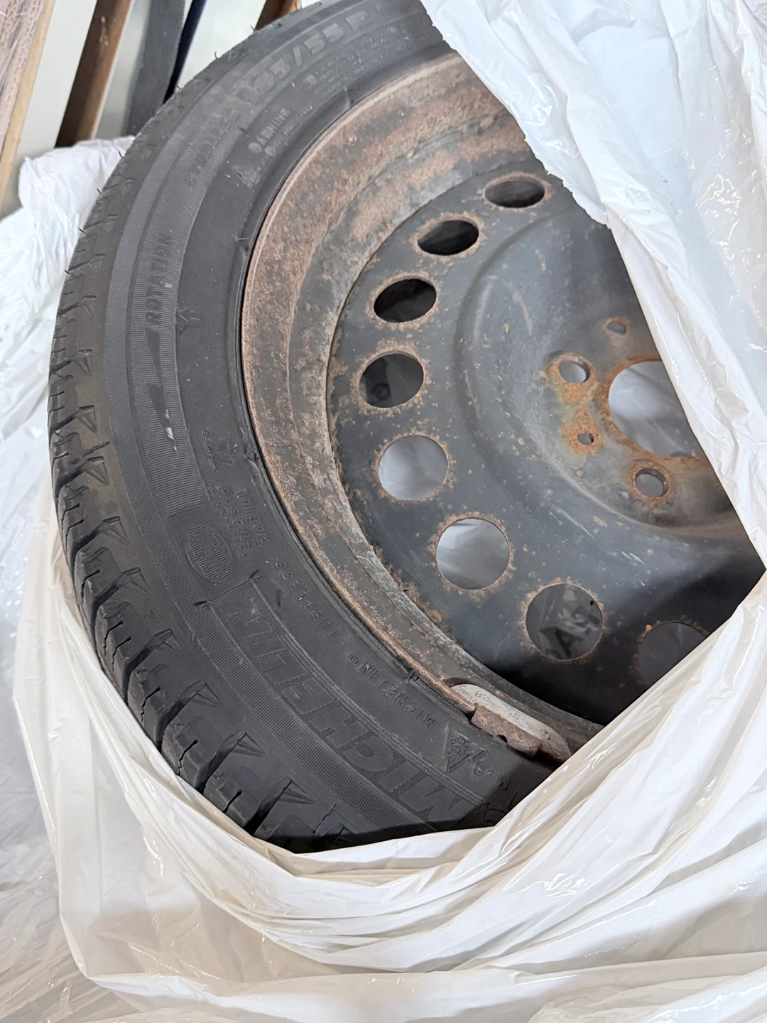 Set of 4 Used Michelin Winter Tires 185/55/R15 - photo 4