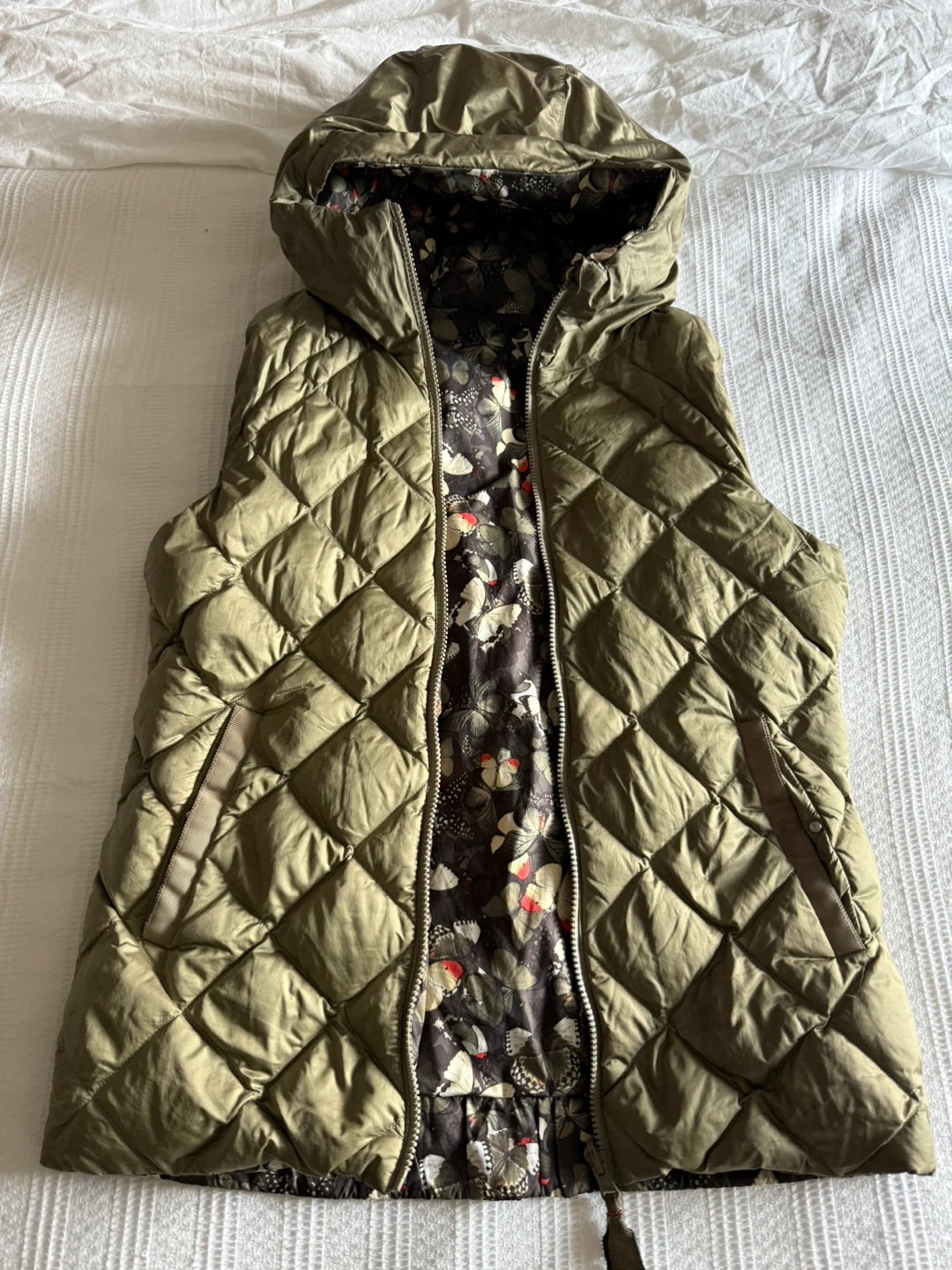 Lululemon Reversible Olive Green Hooded Puffer Vest - photo 2