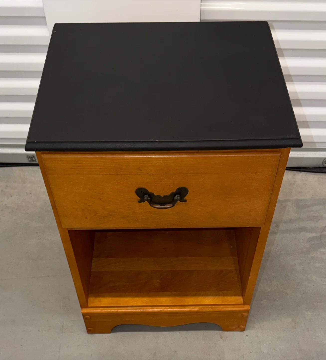 Wooden Nightstand with Drawer image indicator(4)