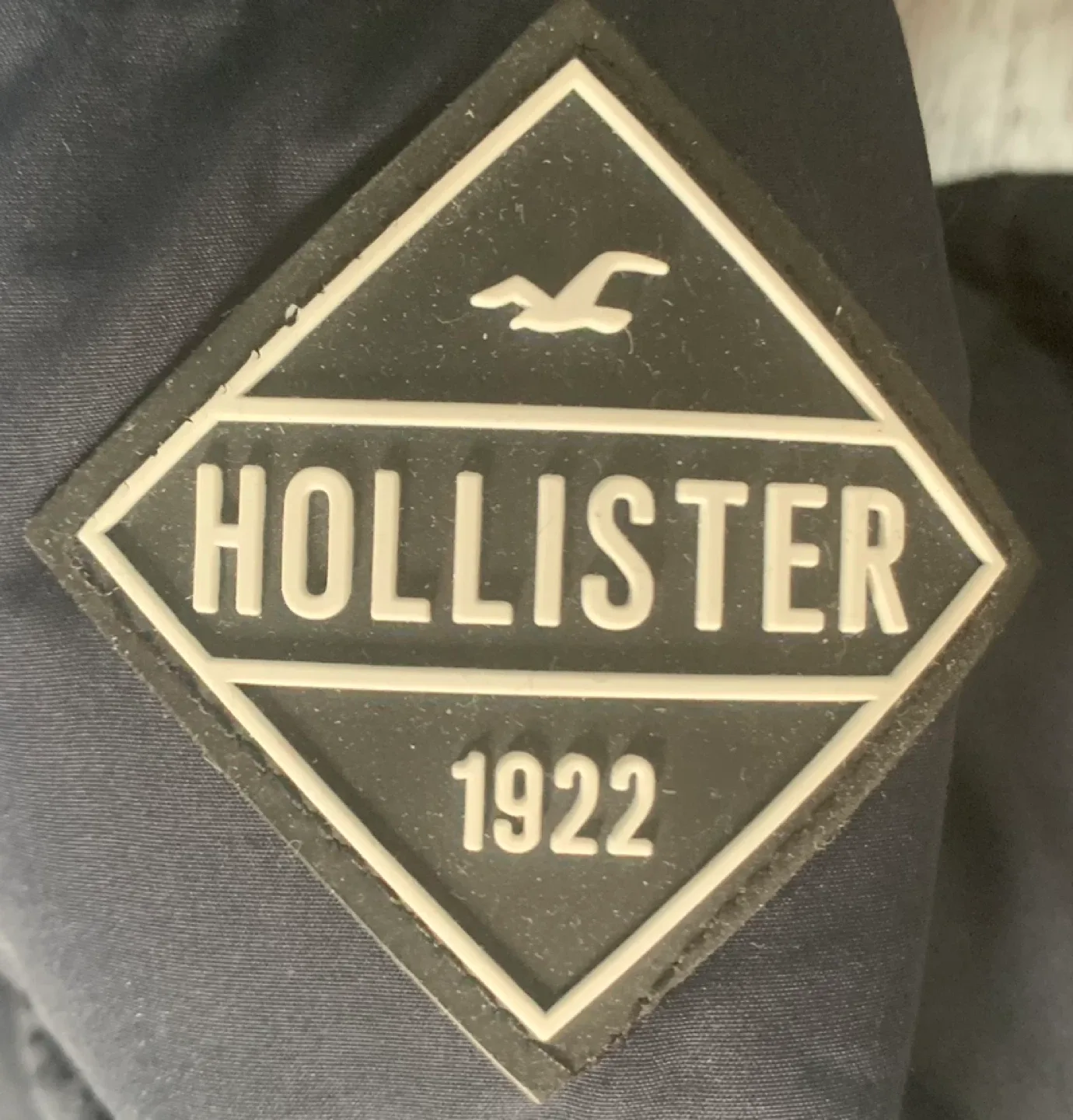 Hollister Puffer Jacket - Size M image indicator(3)