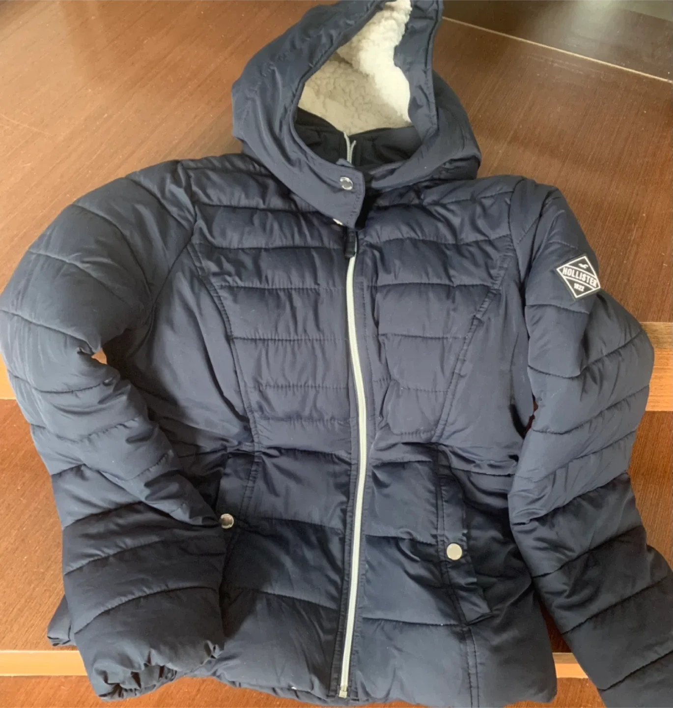 Hollister Puffer Jacket - Size M