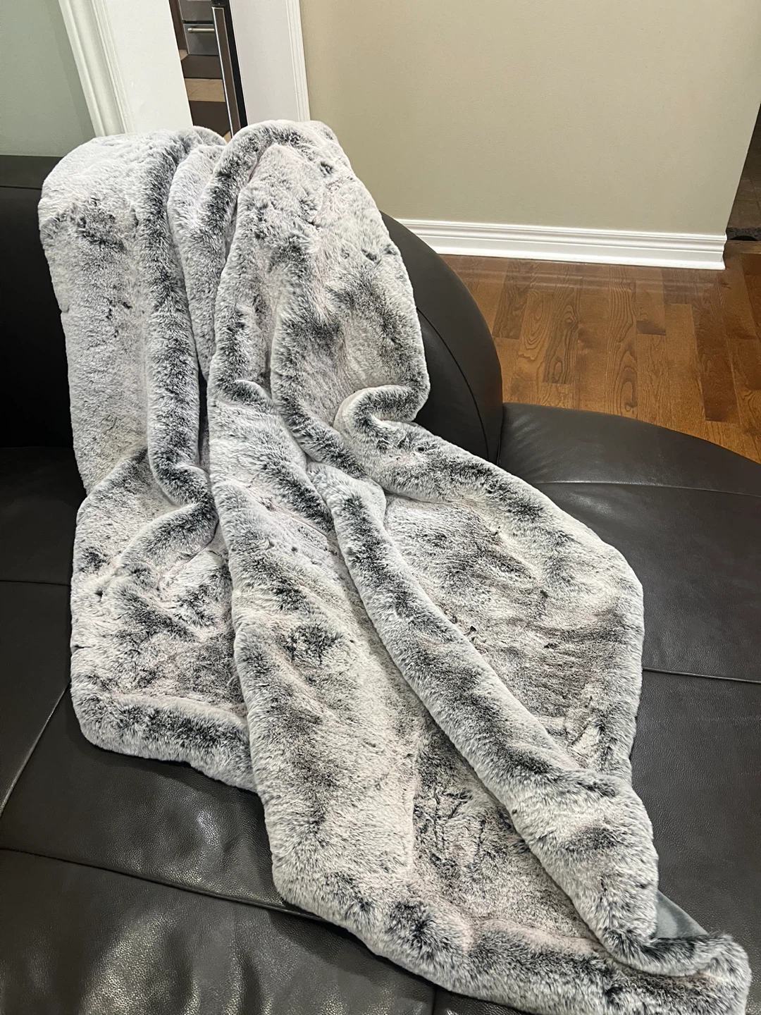 West Elm Faux Fur Throw - 47" x 60" - photo 3