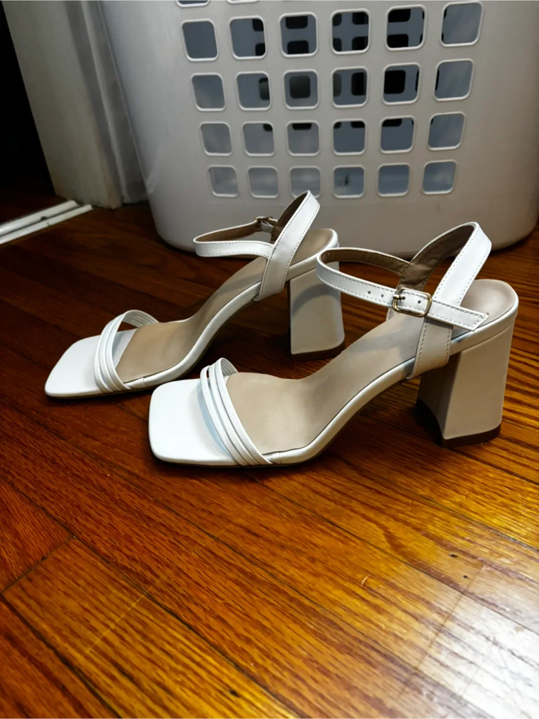 White Block Heel - Size 8 image indicator(2)