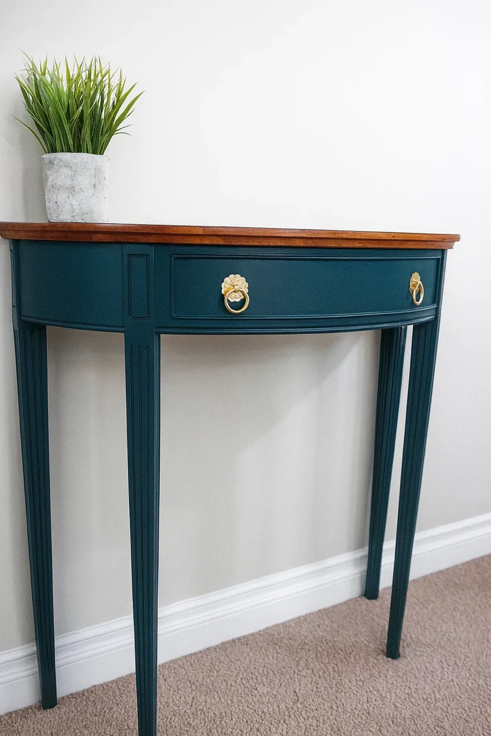 Elegant Vintage Mahogany Half-Moon Console Table – Refinished image indicator(2)