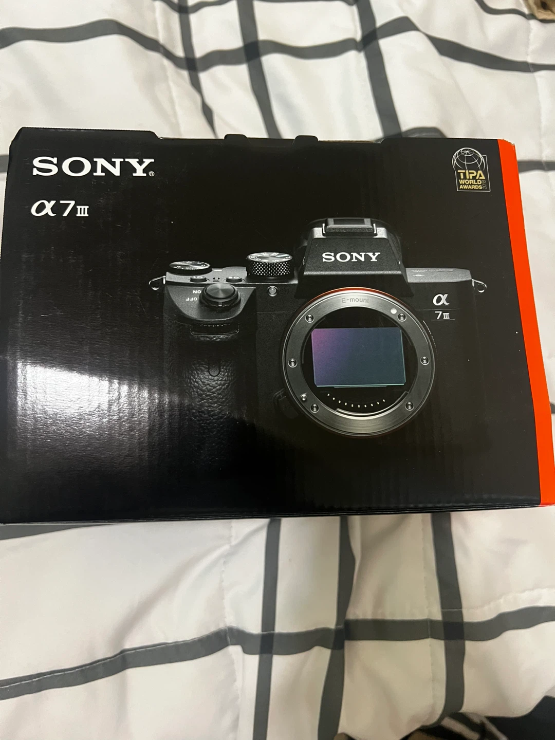 Sony Alpha a7 III with FE 24-105mm F4 G OSS Lens - photo 3