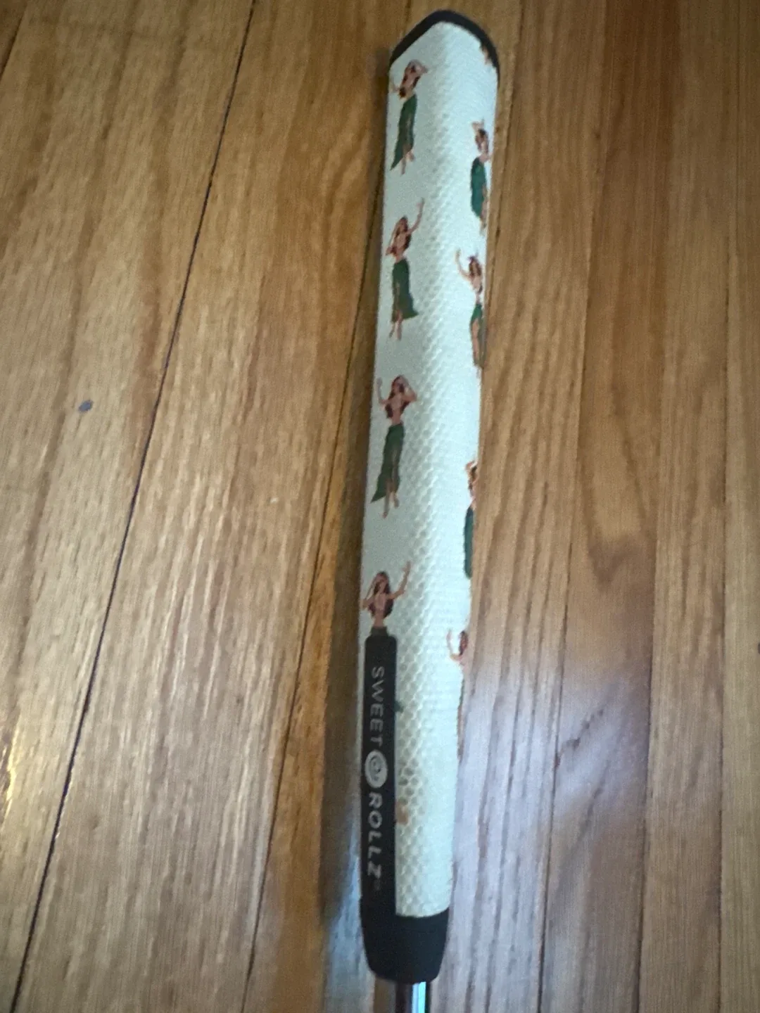 Odyssey White Hot Pro Putter with custom grip and cover image indicator(5)