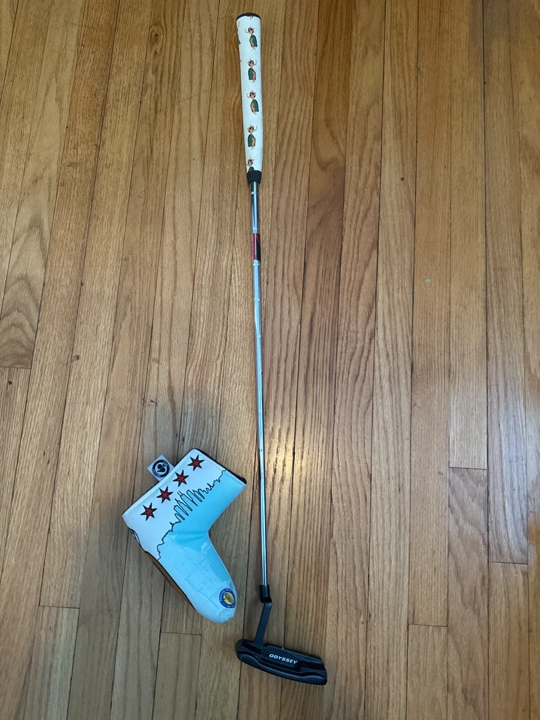 Odyssey White Hot Pro Putter with custom grip and cover