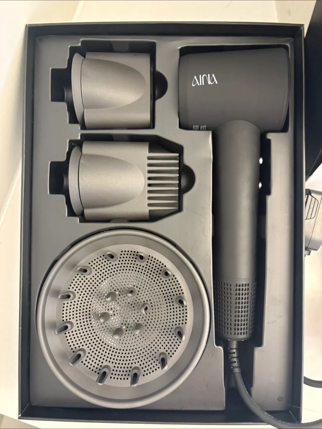 AINA Hair Dryer with Diffuser Brush - Black image indicator(2)
