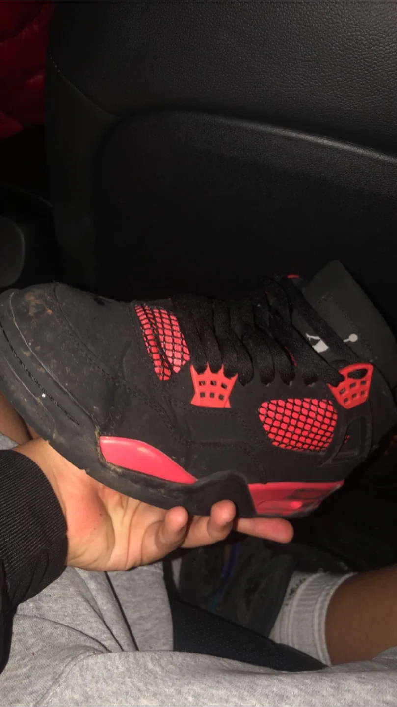 Jordan 4 Retro Red Thunder image indicator(2)