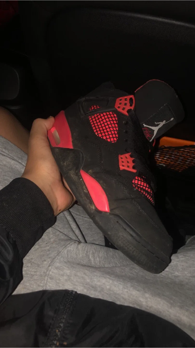 Jordan 4 Retro Red Thunder image indicator(3)