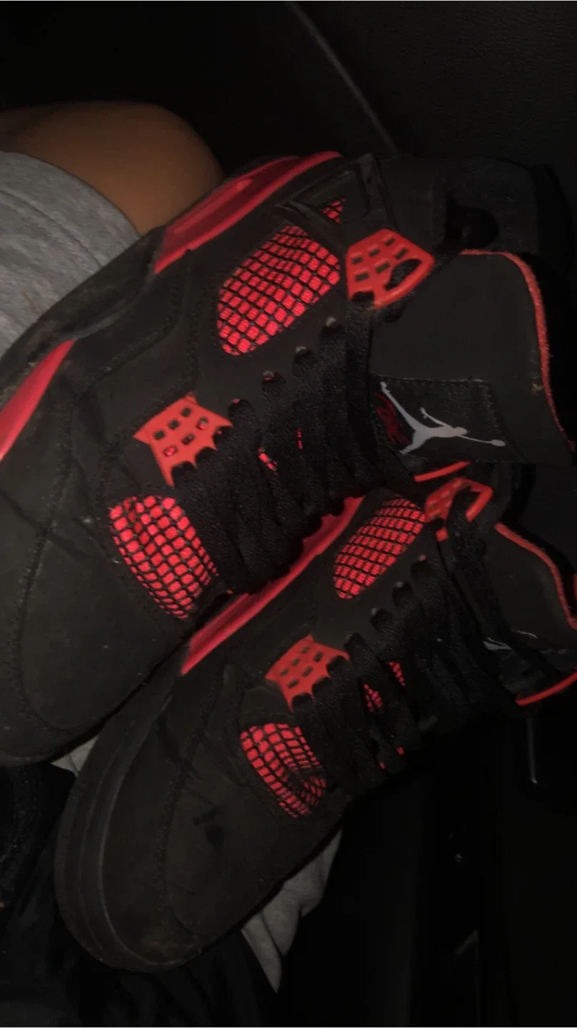 Jordan 4 Retro Red Thunder image indicator(9)