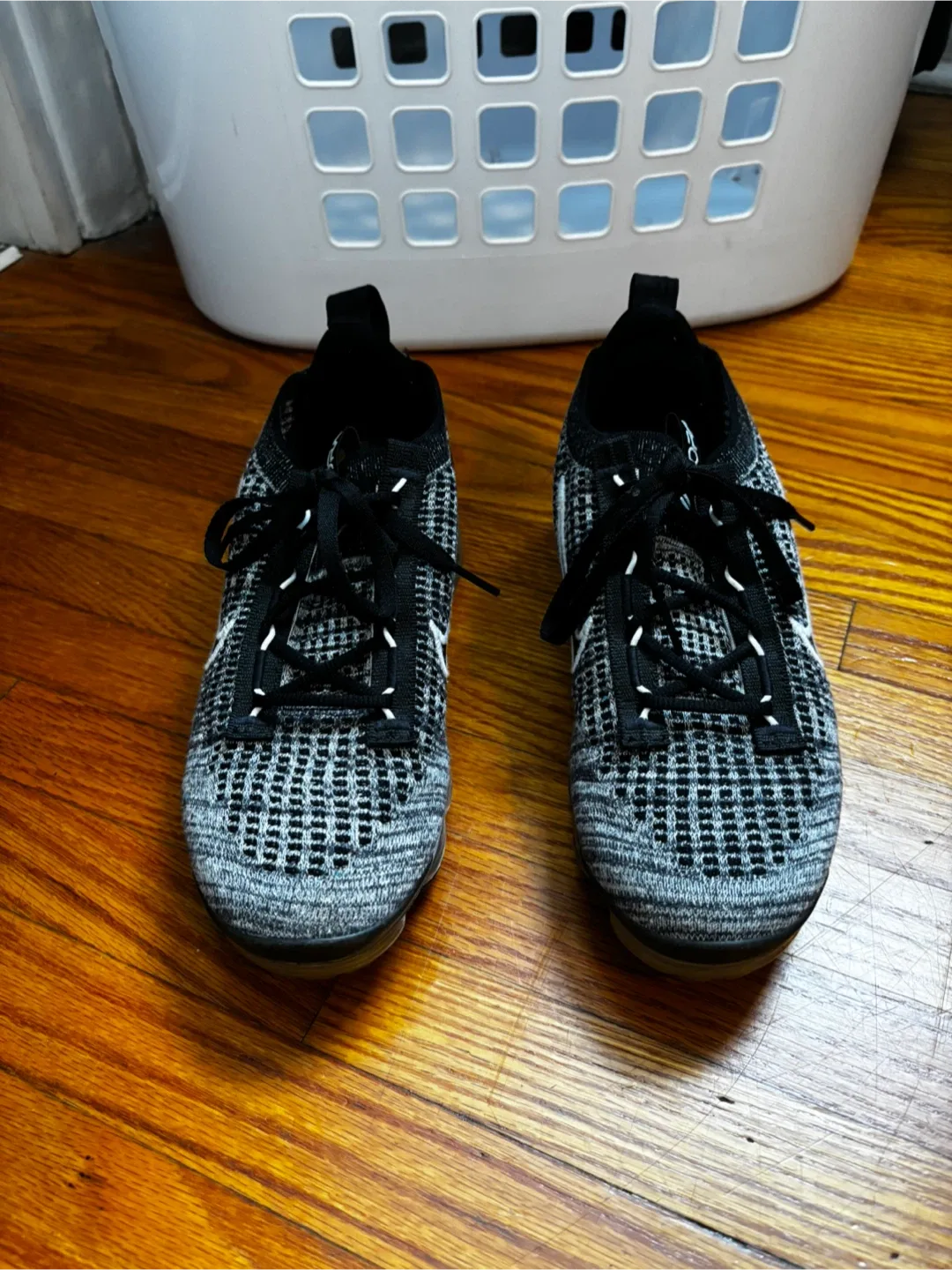 Nike Vapormax - $50 - size 8 - women’s image indicator(2)