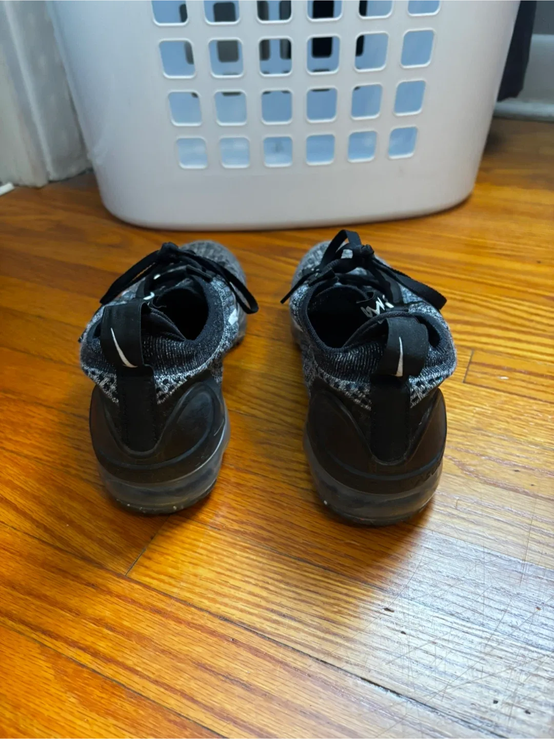 Nike Vapormax - $50 - size 8 - women’s image indicator(3)