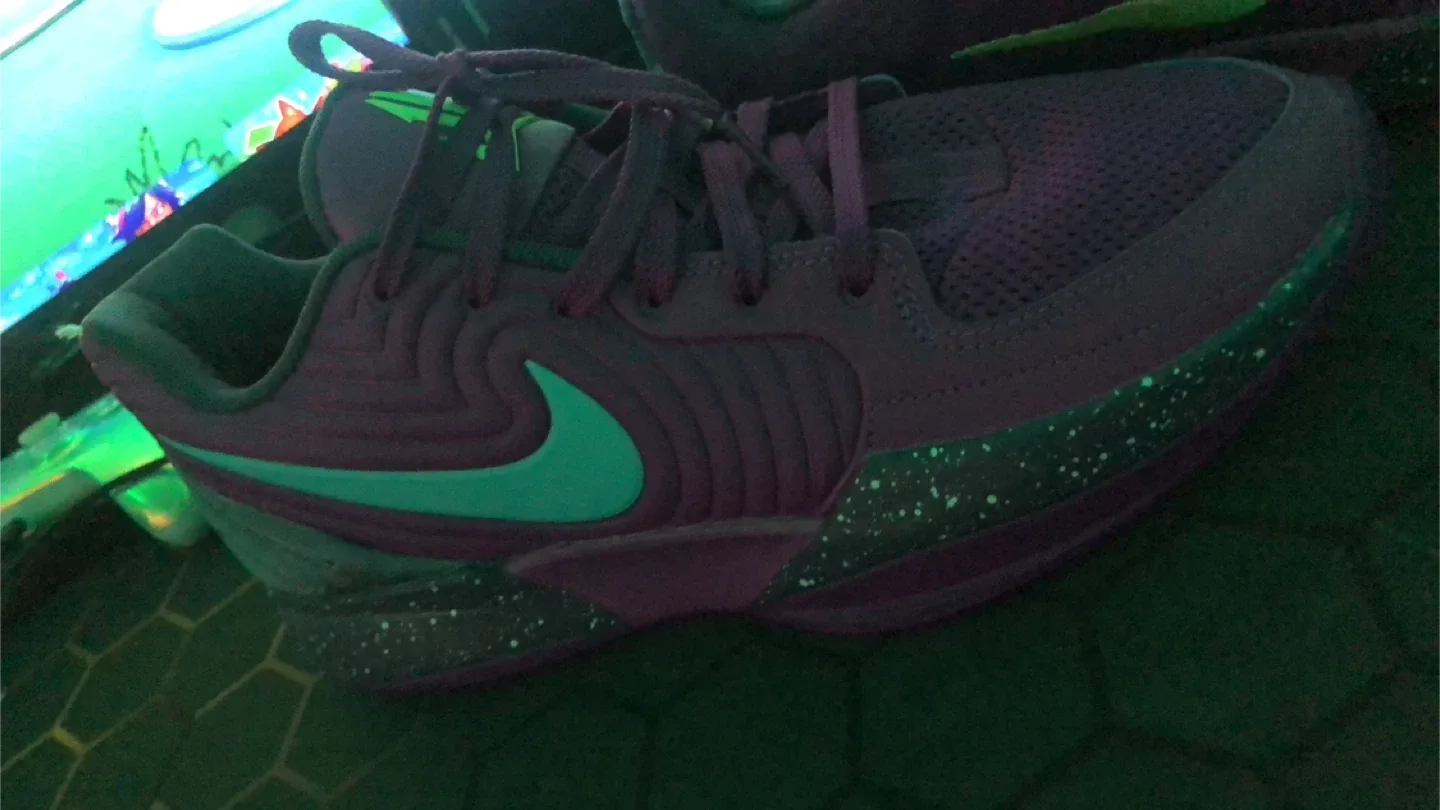 Nike Kobe Mamba Fury Basketball Shoes size 9 image indicator(3)