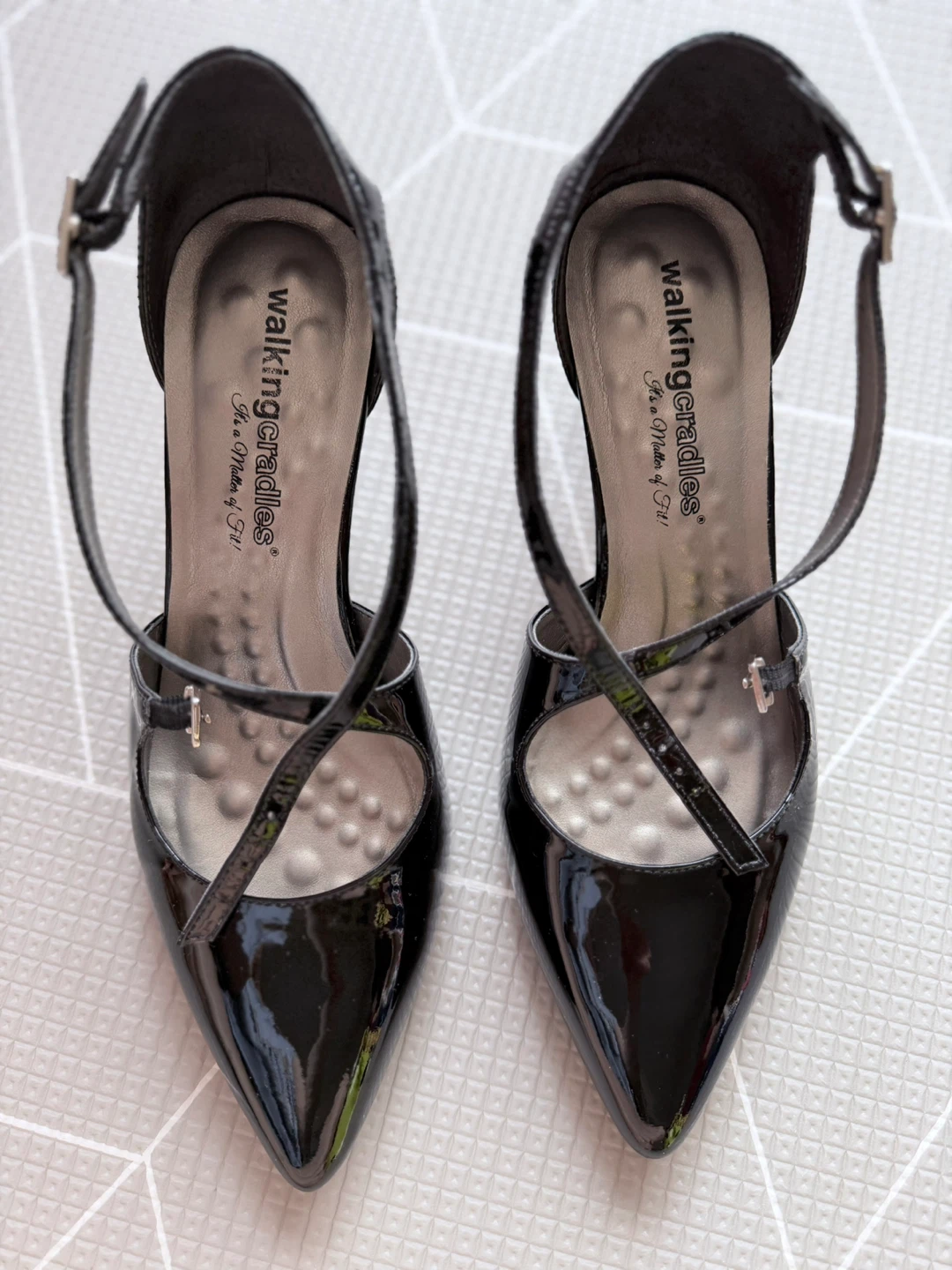 Walking Cradles Black Heels Size 8.5W