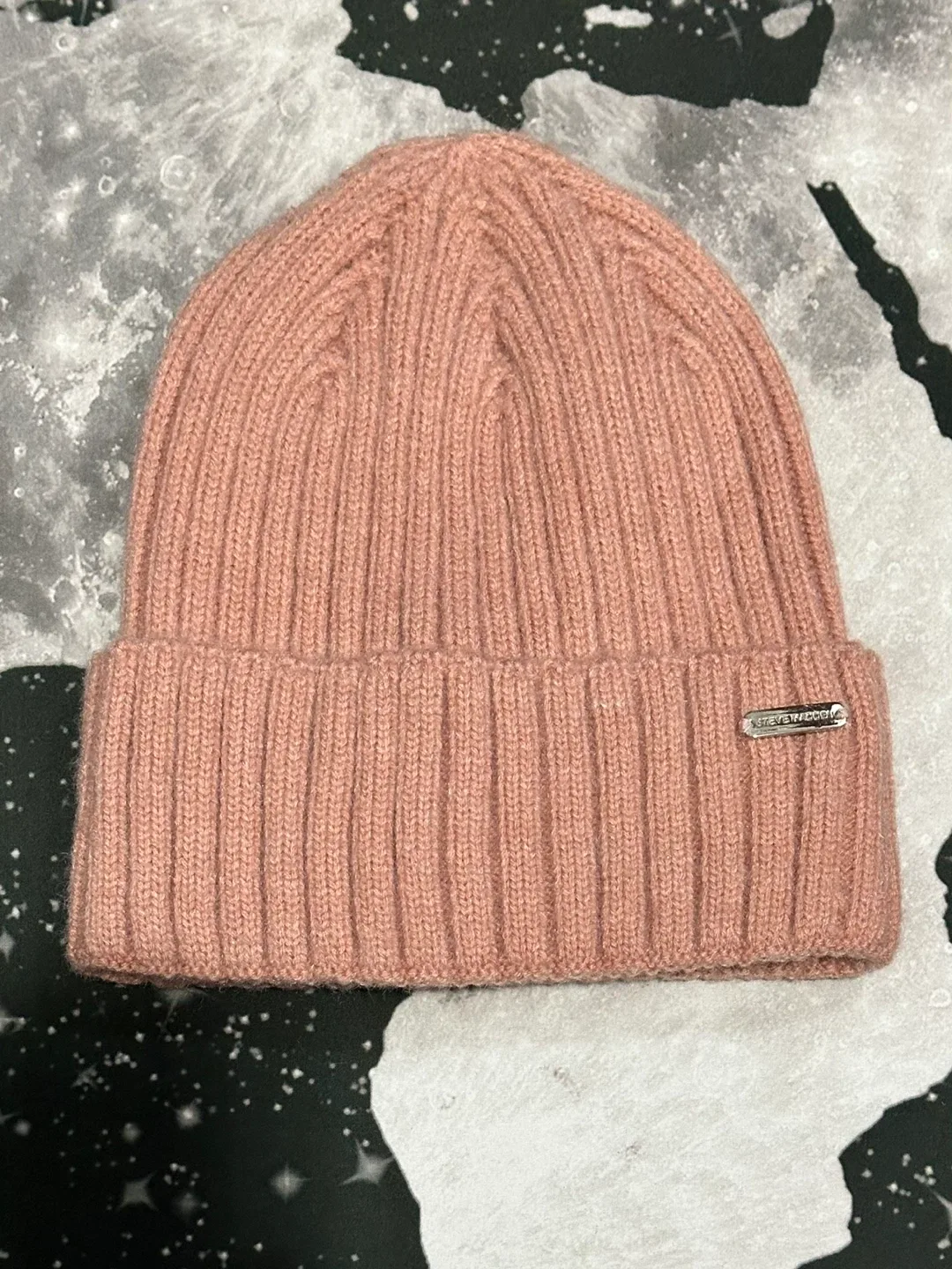 Steve Madden knit style beanie hat