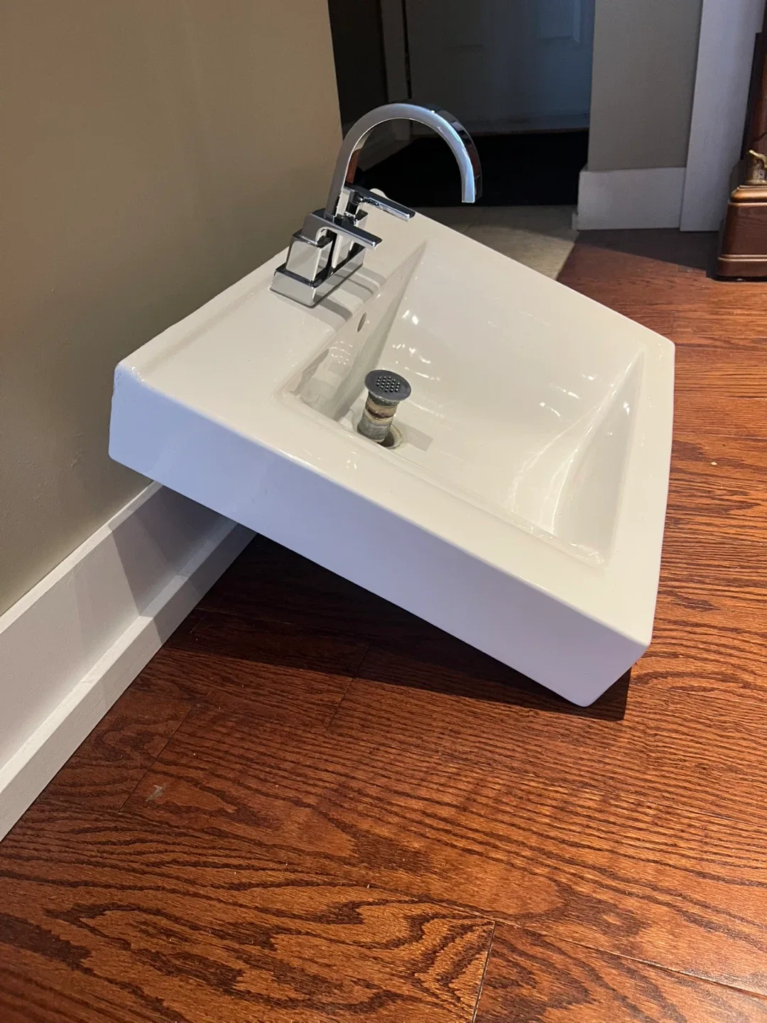 Bathroom Sink with Crome Faucet