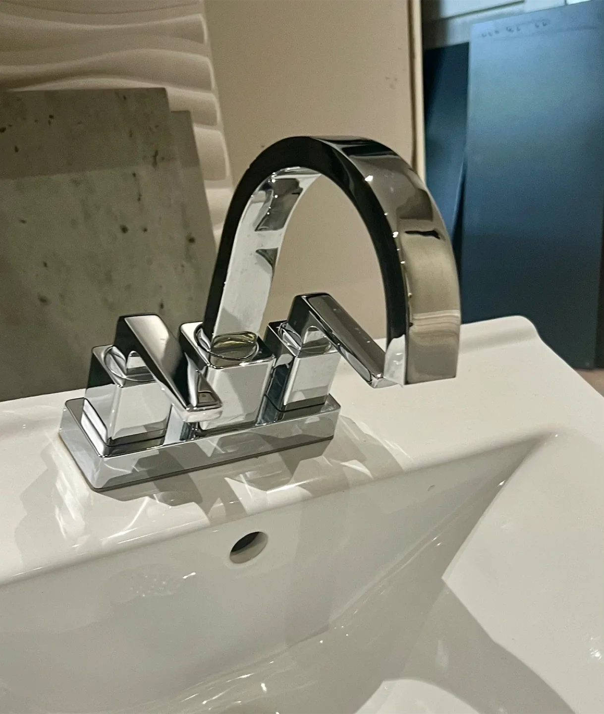 Bathroom Sink with Crome Faucet image indicator(2)