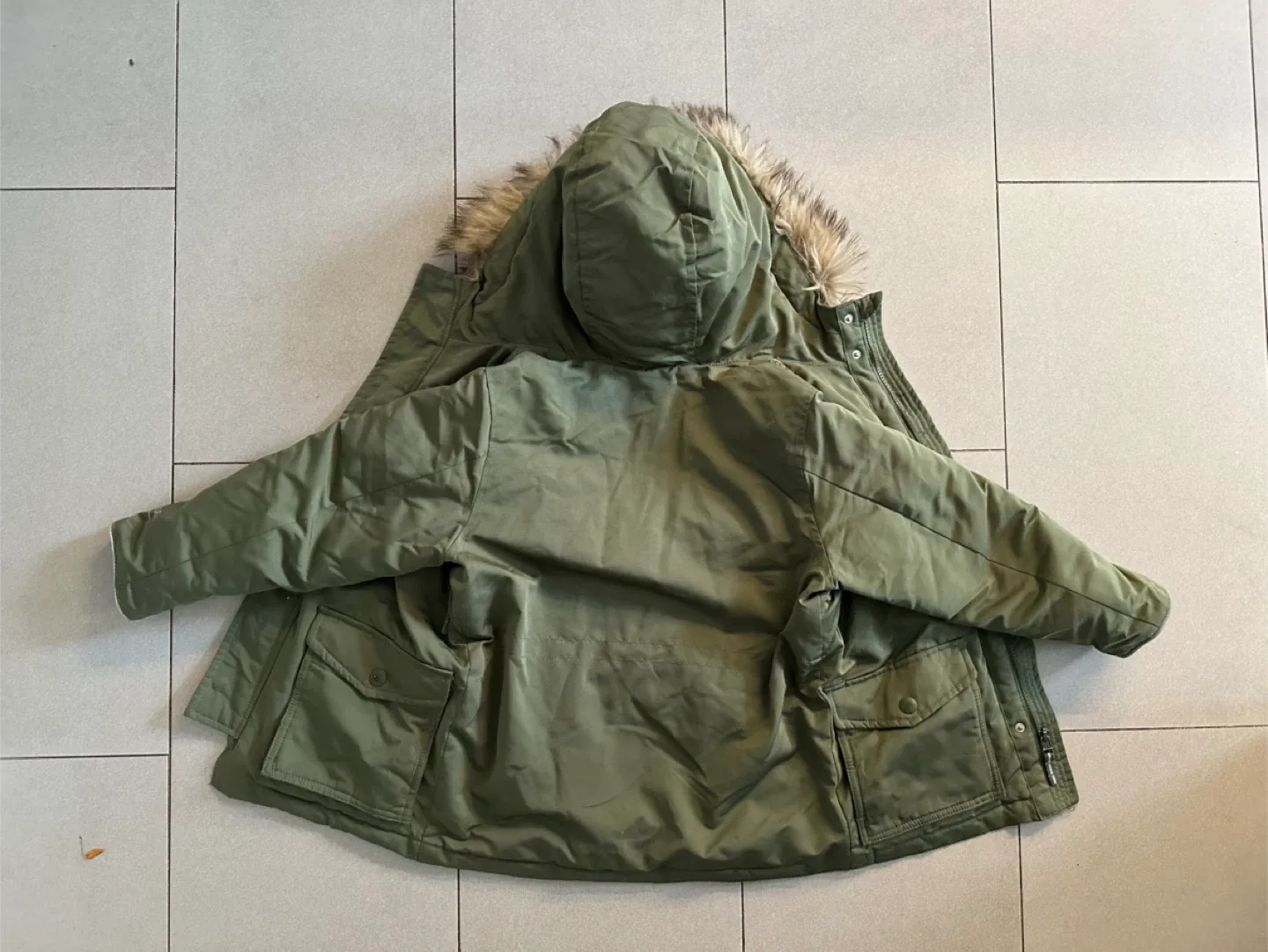 Gap Kids SP Olive Green Puffer Jacket image indicator(4)