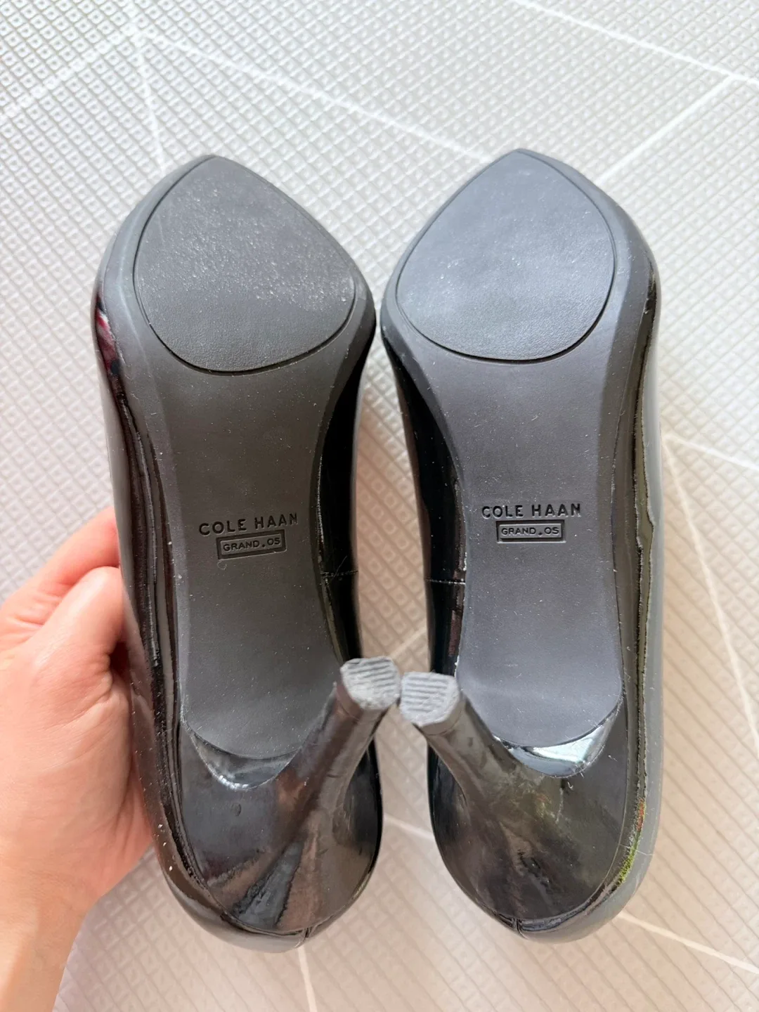 Cole Haan Grand OS Black Heels - Size 8 image indicator(5)
