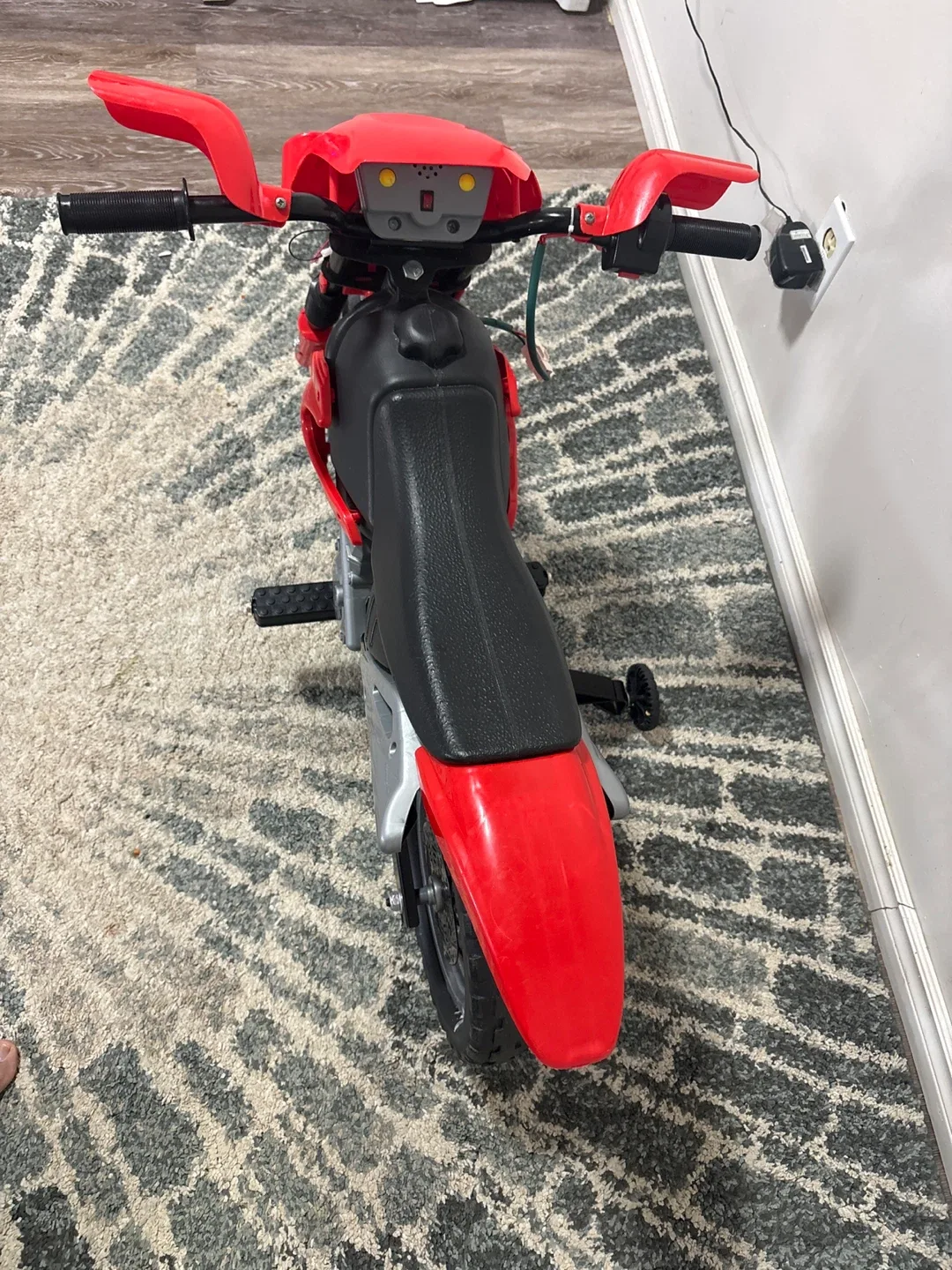 Kids' Red Motorcycle Ride-On Toy image indicator(4)
