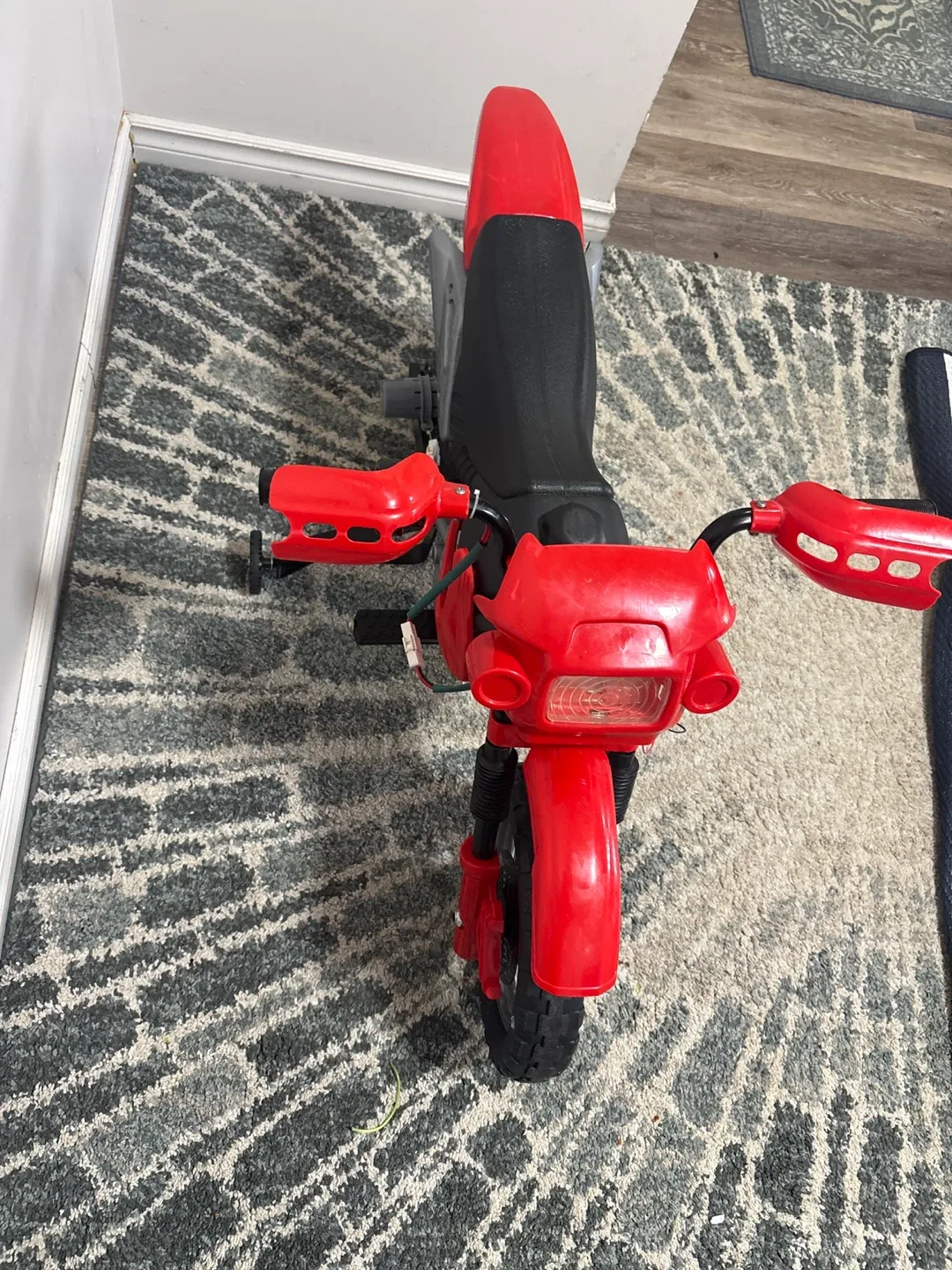 Kids' Red Motorcycle Ride-On Toy image indicator(3)