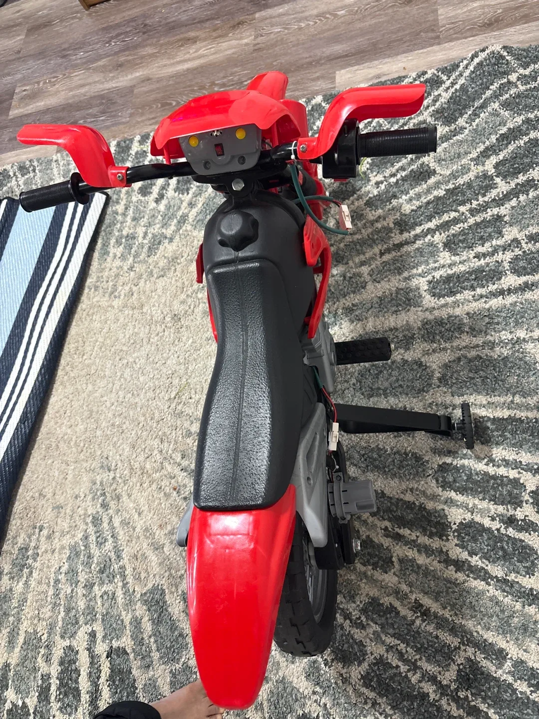 Kids' Red Motorcycle Ride-On Toy image indicator(5)