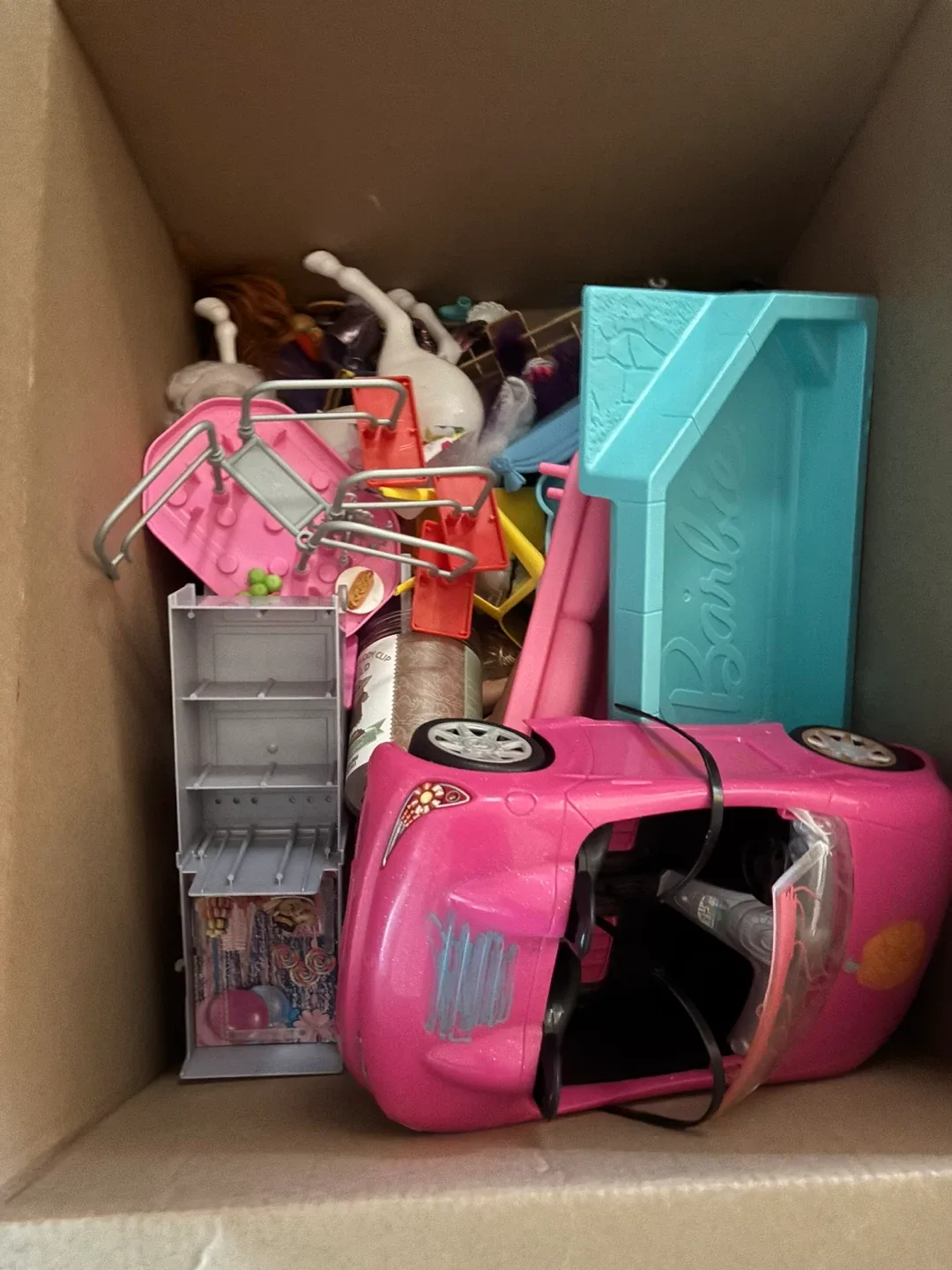 Barbie DreamHouse Dollhouse with Accessories image indicator(3)