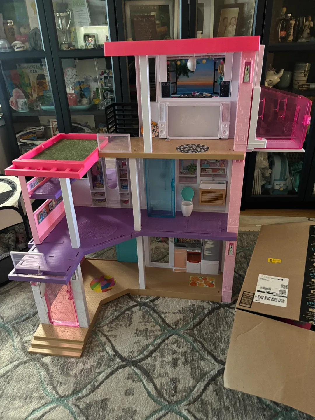 Barbie DreamHouse Dollhouse with Accessories image indicator(2)