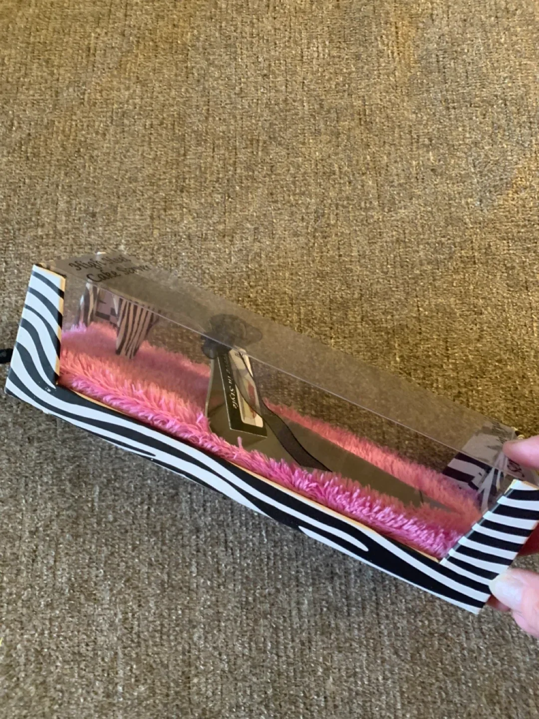 New Serve in Style High Heel Cake Server image indicator(2)