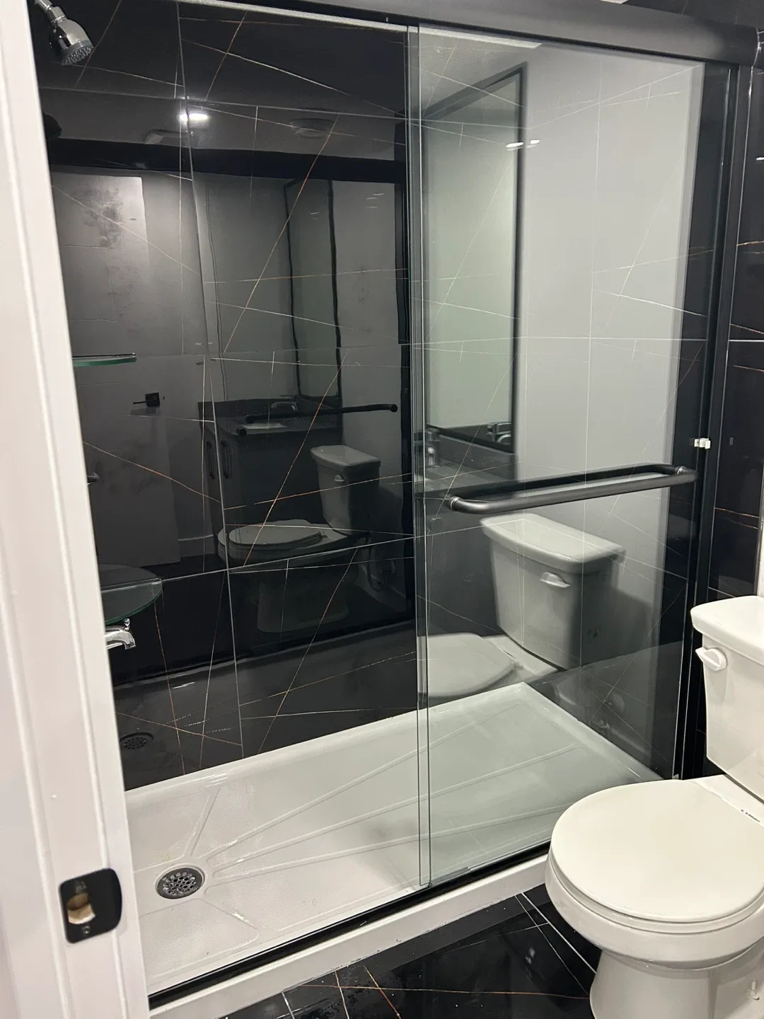 1 bedroom basement for rent image indicator(9)